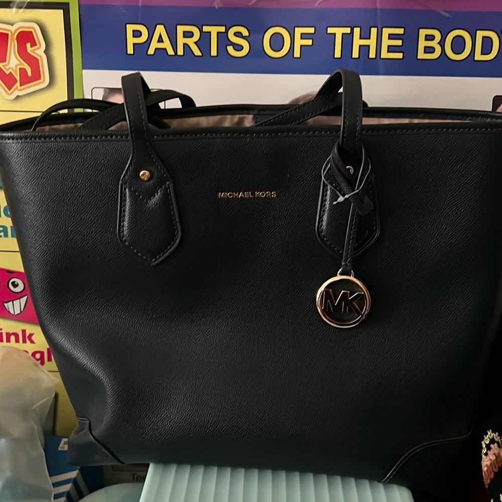 Michael Kors Large Charlotte Tote Bag Luggage Leather Navy Blue (NWT)